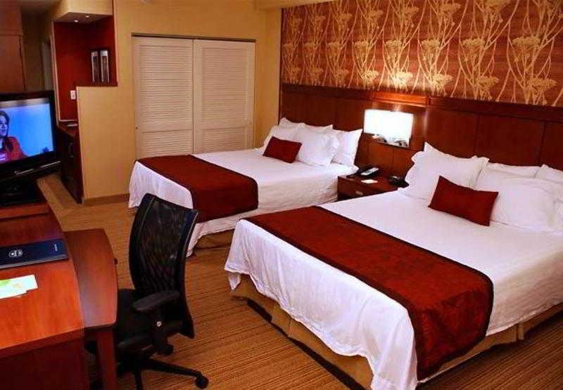 Courtyard Hotel 3*